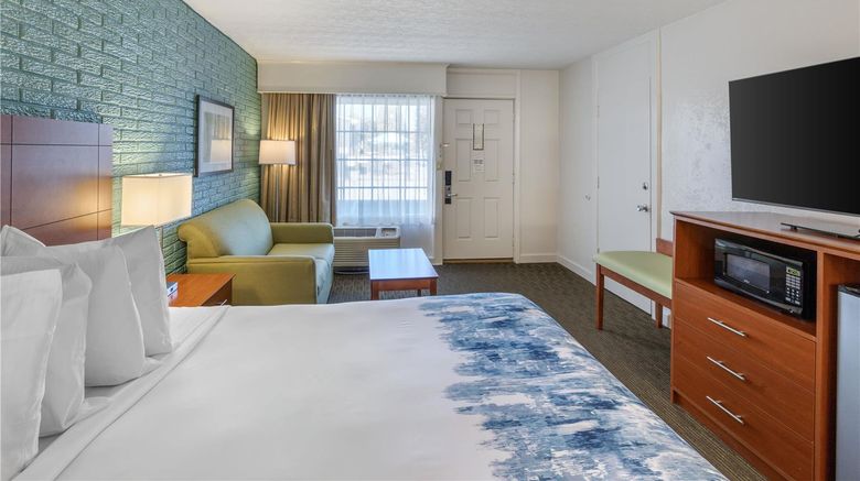 <b>Best Western Hendersonville Inn Room</b>. Images powered by <a href="https://iceportal.shijigroup.com/" title="IcePortal" target="_blank">IcePortal</a>.