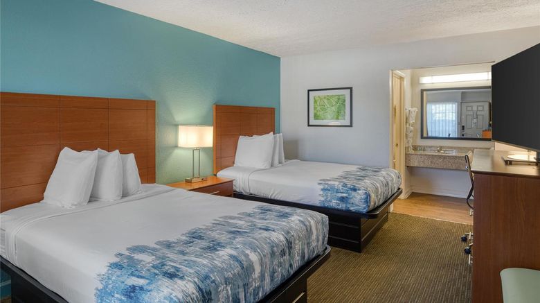 <b>Best Western Hendersonville Inn Room</b>. Images powered by <a href="https://iceportal.shijigroup.com/" title="IcePortal" target="_blank">IcePortal</a>.