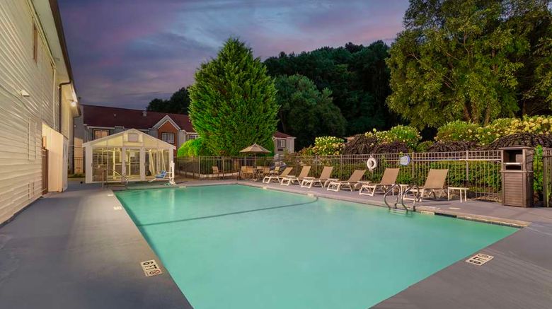 <b>Best Western Mountainbrook Inn Pool</b>. Images powered by <a href="https://iceportal.shijigroup.com/" title="IcePortal" target="_blank">IcePortal</a>.