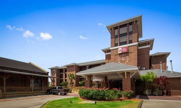 Best Western Plus Coastline Inn