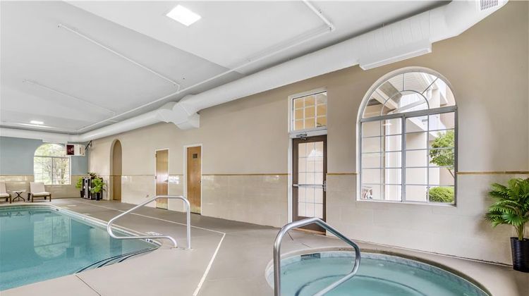 Best Western Plus River Escape Inn & Sts Pool