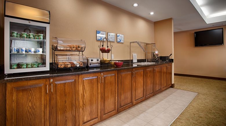 <b>Best Western Plus Edison Inn Restaurant</b>. Images powered by <a href="https://iceportal.shijigroup.com/" title="IcePortal" target="_blank">IcePortal</a>.