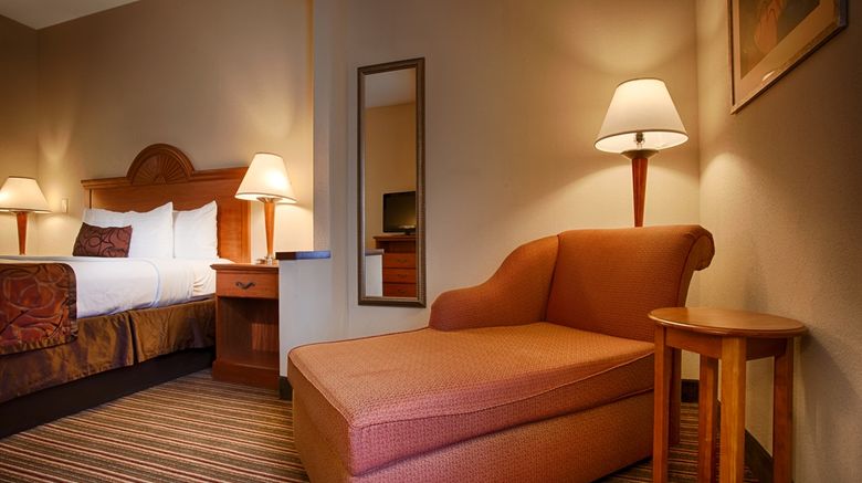 <b>Best Western Plus Edison Inn Room</b>. Images powered by <a href="https://iceportal.shijigroup.com/" title="IcePortal" target="_blank">IcePortal</a>.