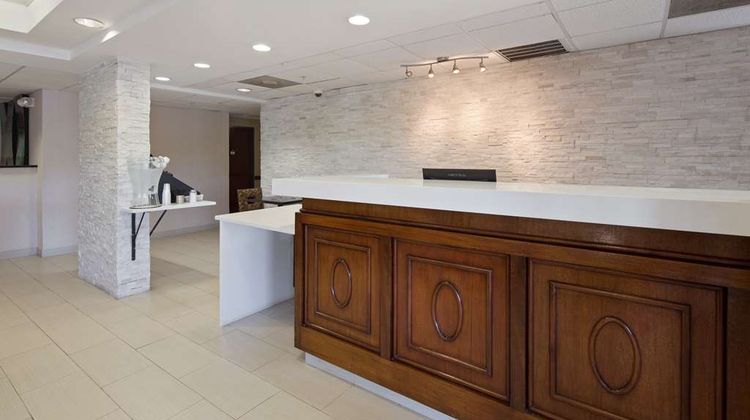 Best Western Plus Huntersville Inn Suite Lobby