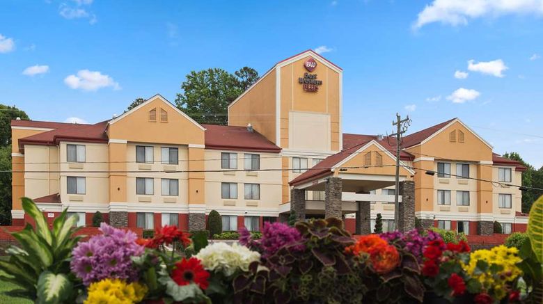 <b>Best Western Plus Huntersville Inn Suite Exterior</b>. Images powered by <a href="https://iceportal.shijigroup.com/" title="IcePortal" target="_blank">IcePortal</a>.