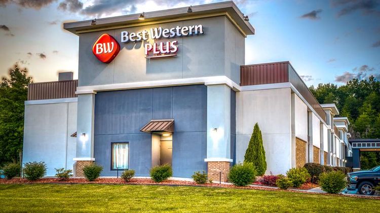 Best Western Yadkin Valley Inn & Suites Exterior