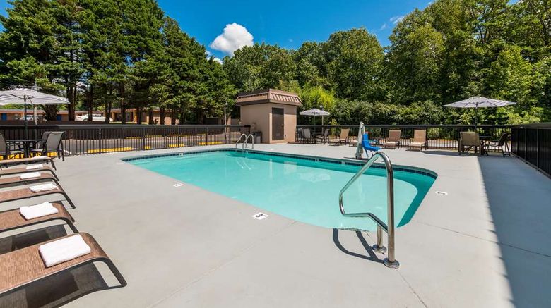 <b>Best Western Albemarle Inn Pool</b>. Images powered by <a href="https://iceportal.shijigroup.com/" title="IcePortal" target="_blank">IcePortal</a>.