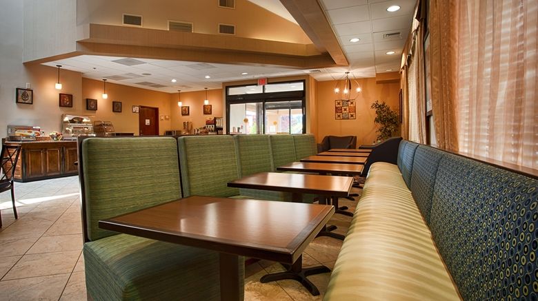 <b>Best Western Plus Goldsboro Restaurant</b>. Images powered by <a href="https://iceportal.shijigroup.com/" title="IcePortal" target="_blank">IcePortal</a>.