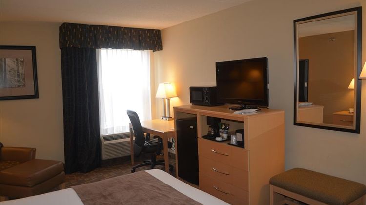 SureStay Plus Hotel By BW Roanoke Rapids Room