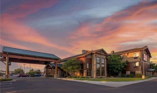 Best Western Plus Kelly Inn & Suites Exterior
