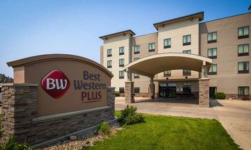 Best Western Plus Williston Hotel/Stes