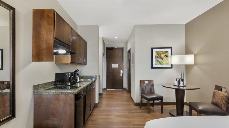 <b>Best Western Plus Williston Hotel/Stes Room</b>. Images powered by <a href="https://iceportal.shijigroup.com/" title="IcePortal" target="_blank">IcePortal</a>.