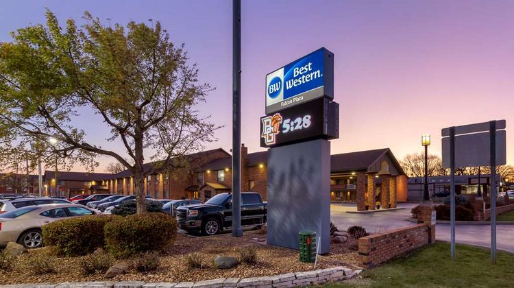 Best Western Falcon Plaza Exterior