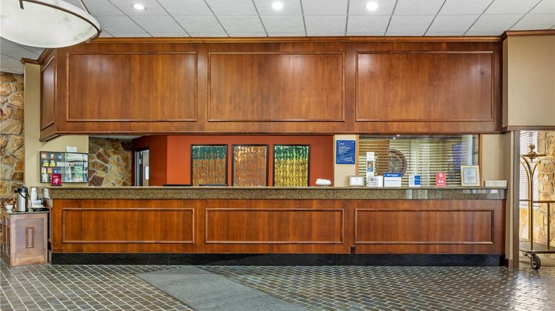 <b>Best Western Wooster Hotel Lobby</b>. Images powered by <a href="https://iceportal.shijigroup.com/" title="IcePortal" target="_blank">IcePortal</a>.