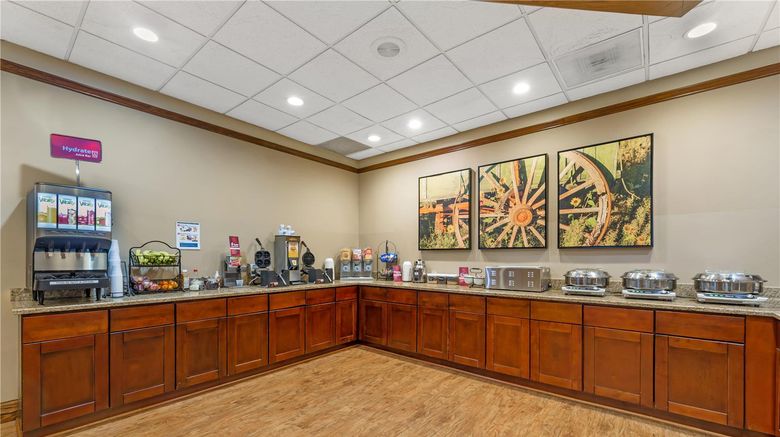 <b>Best Western Wooster Hotel Restaurant</b>. Images powered by <a href="https://iceportal.shijigroup.com/" title="IcePortal" target="_blank">IcePortal</a>.