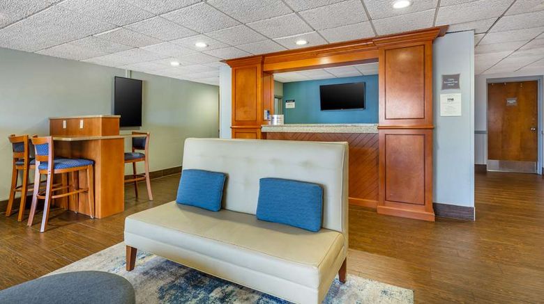 <b>Best Western Port Clinton Lobby</b>. Images powered by <a href="https://iceportal.shijigroup.com/" title="IcePortal" target="_blank">IcePortal</a>.