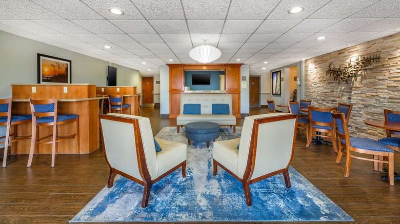 <b>Best Western Port Clinton Lobby</b>. Images powered by <a href="https://iceportal.shijigroup.com/" title="IcePortal" target="_blank">IcePortal</a>.