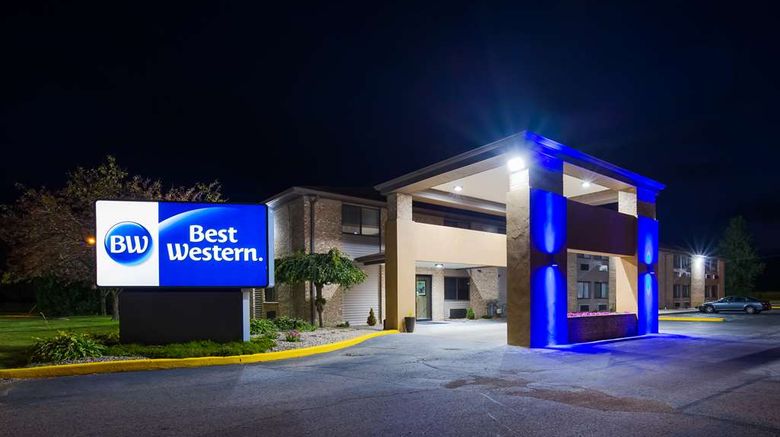 Best Western Executive Inn Exterior. Images powered by <a href="https://iceportal.shijigroup.com" target="_blank" rel="noopener">Ice Portal</a>.