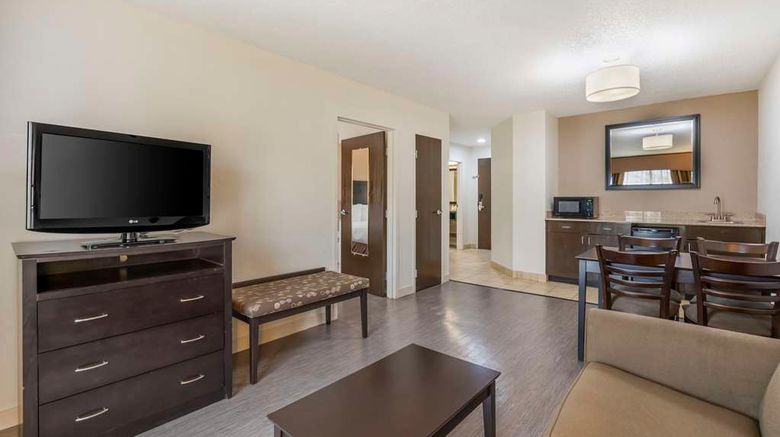 <b>Best Western Suites Room</b>. Images powered by <a href="https://iceportal.shijigroup.com/" title="IcePortal" target="_blank">IcePortal</a>.