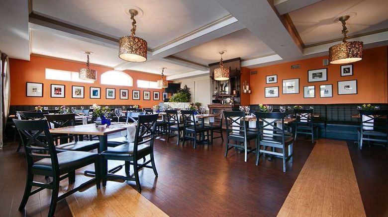 <b>Best Western Plus Lawnfield Inn & Suites Restaurant</b>. Images powered by <a href="https://iceportal.shijigroup.com/" title="IcePortal" target="_blank">IcePortal</a>.