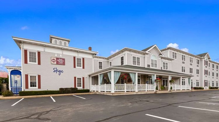 Best Western Plus Lawnfield Inn & Suites Exterior