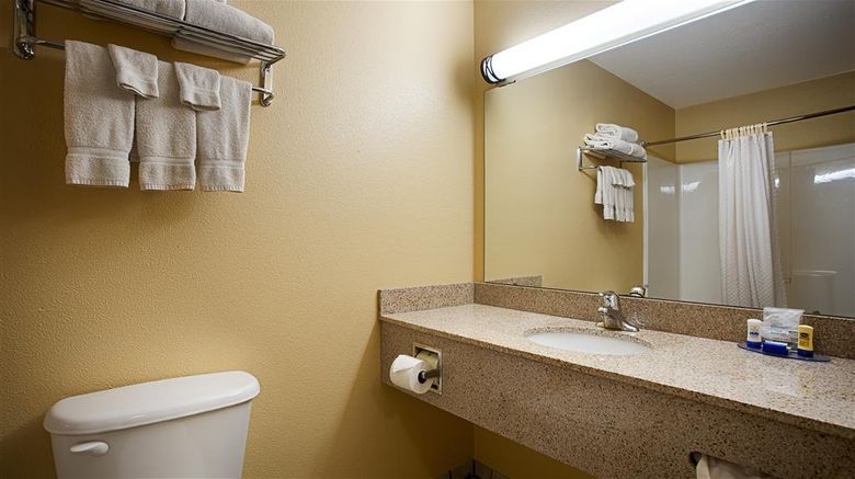 <b>Best Western Penn-Ohio Inn & Suites Room</b>. Images powered by <a href="https://iceportal.shijigroup.com/" title="IcePortal" target="_blank">IcePortal</a>.