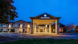 Best Western Fostoria Inn & Suites Exterior