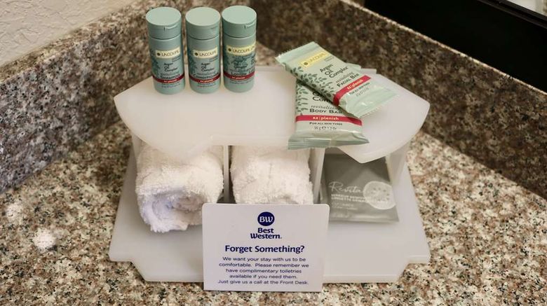 <b>Best Western Fostoria Inn & Suites Room</b>. Images powered by <a href="https://iceportal.shijigroup.com/" title="IcePortal" target="_blank">IcePortal</a>.