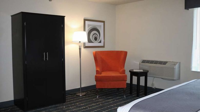 <b>Best Western Fostoria Inn & Suites Suite</b>. Images powered by <a href="https://iceportal.shijigroup.com/" title="IcePortal" target="_blank">IcePortal</a>.
