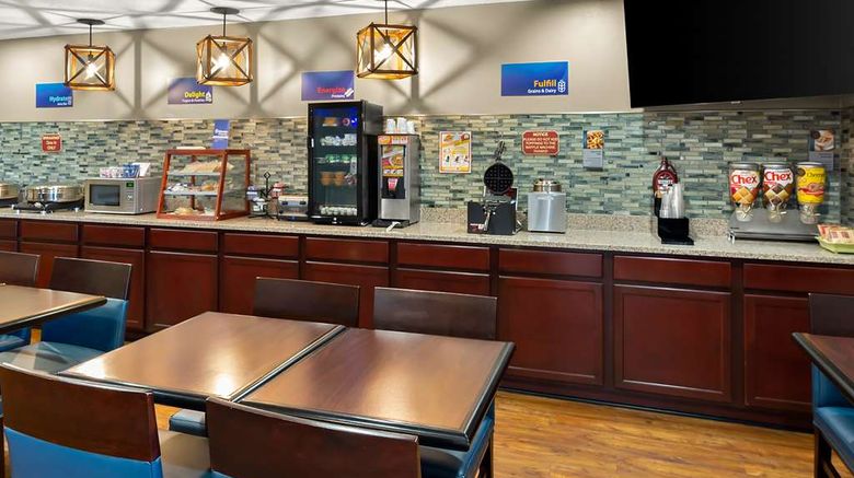 <b>Best Western Lakewood Inn Restaurant</b>. Images powered by <a href="https://iceportal.shijigroup.com/" title="IcePortal" target="_blank">IcePortal</a>.