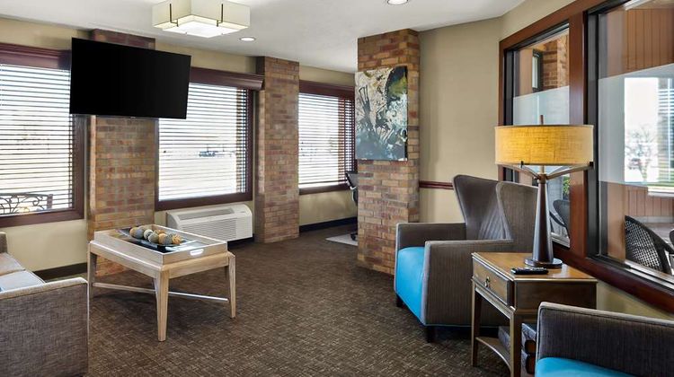 Best Western Lakewood Inn Lobby