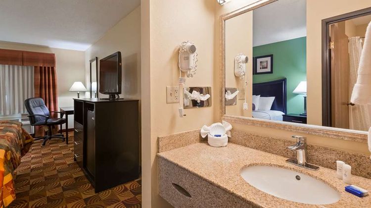 Best Western Plus Canal Winchester Inn Room