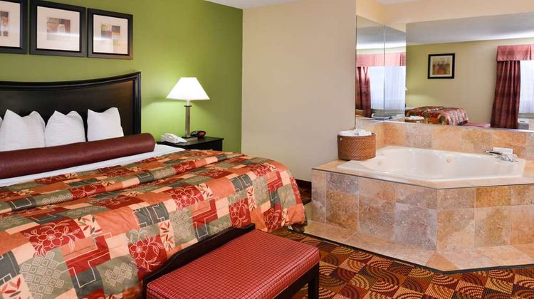 Best Western Plus Canal Winchester Inn Room