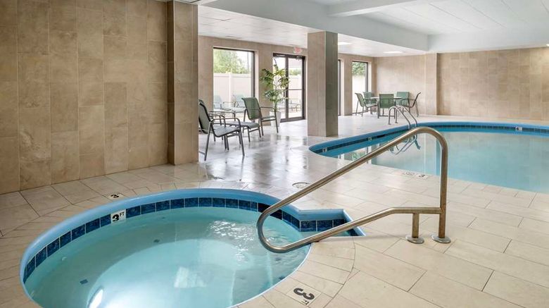 <b>Best Western Mason Inn Pool</b>. Images powered by <a href="https://iceportal.shijigroup.com/" title="IcePortal" target="_blank">IcePortal</a>.