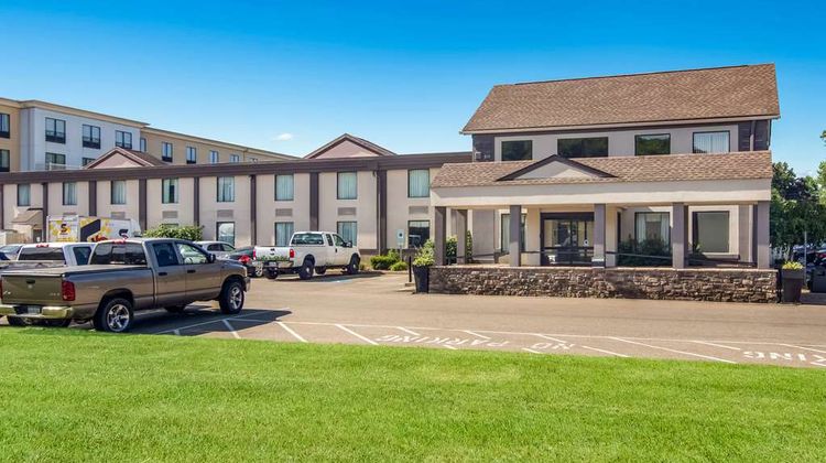 Best Western Dutch Valley Inn Exterior