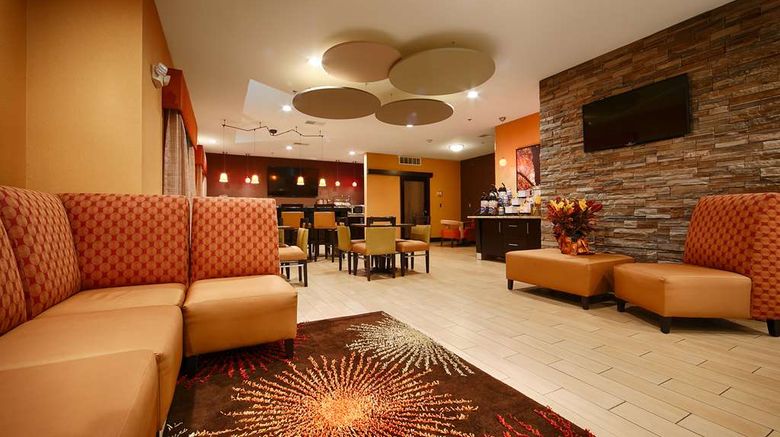 <b>Best Western Plus Whitewater Inn Lobby</b>. Images powered by <a href="https://iceportal.shijigroup.com/" title="IcePortal" target="_blank">IcePortal</a>.