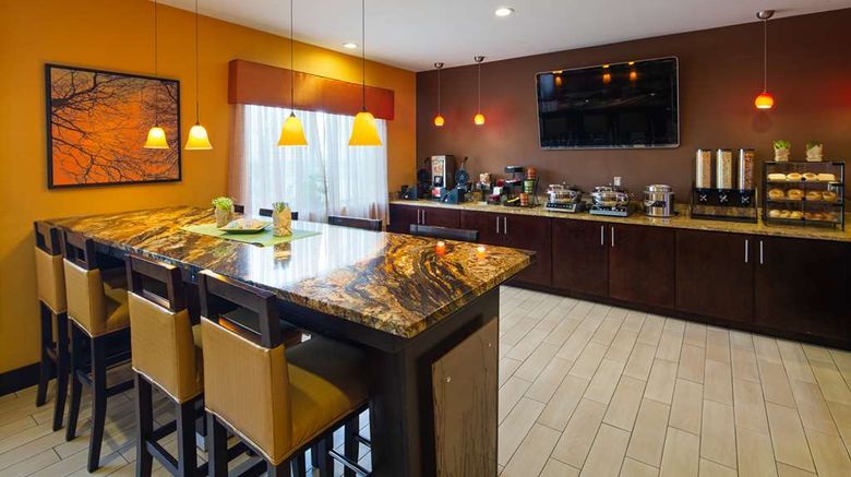 <b>Best Western Plus Whitewater Inn Restaurant</b>. Images powered by <a href="https://iceportal.shijigroup.com/" title="IcePortal" target="_blank">IcePortal</a>.