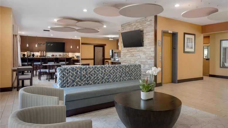 <b>Best Western Plus Whitewater Inn Lobby</b>. Images powered by <a href="https://iceportal.shijigroup.com/" title="IcePortal" target="_blank">IcePortal</a>.