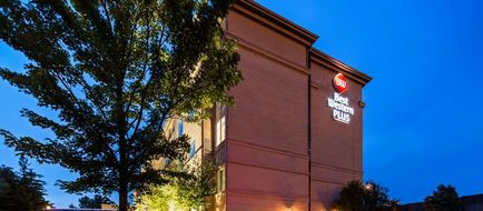 Best Western Plus Hannaford Inn & Suites Exterior
