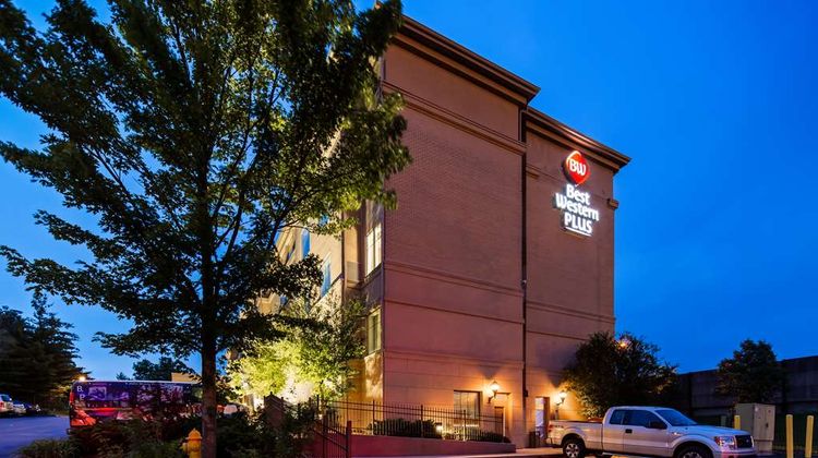 Best Western Plus Hannaford Inn & Suites Exterior