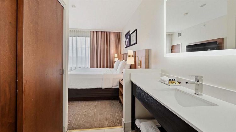 Best Western Plus Hannaford Inn & Suites Room