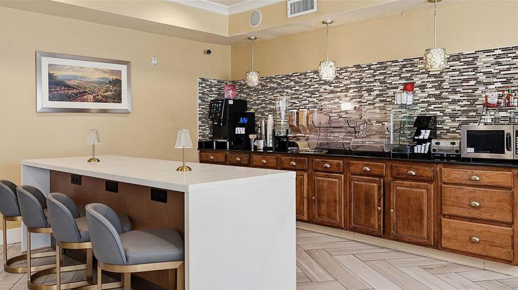 Best Western Plus Hannaford Inn & Suites Restaurant