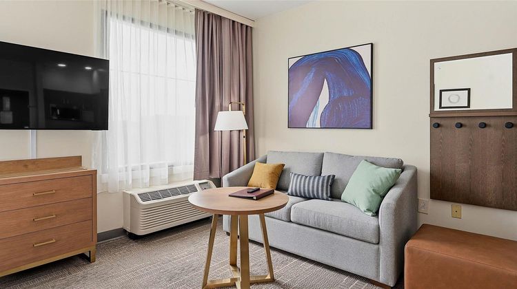Best Western Plus Hannaford Inn & Suites Room