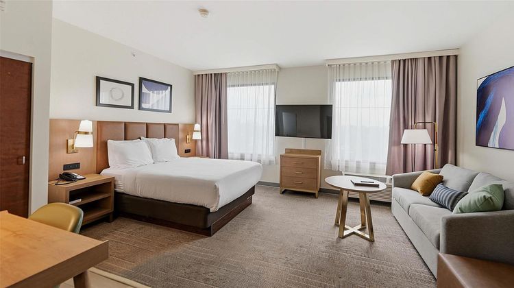 Best Western Plus Hannaford Inn & Suites Room