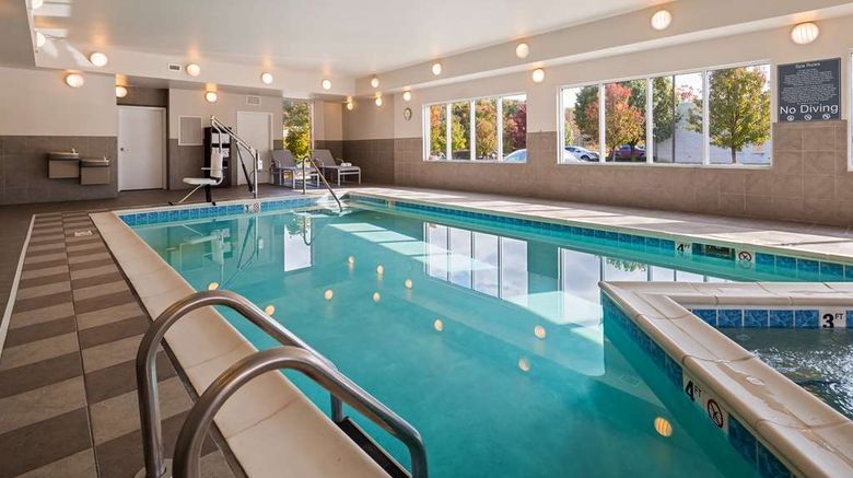 <b>Best Western Plus Boardman Inn & Suites Pool</b>. Images powered by <a href="https://iceportal.shijigroup.com/" title="IcePortal" target="_blank">IcePortal</a>.