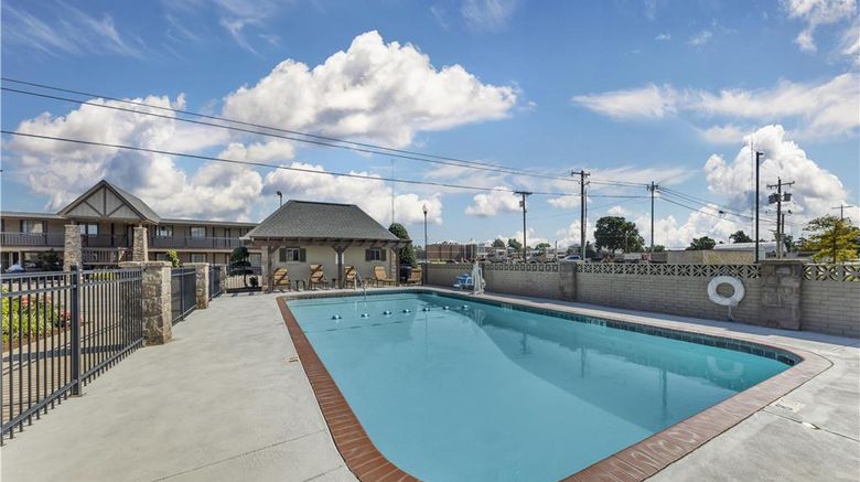 <b>Best Western Plus Weatherford Pool</b>. Images powered by <a href="https://iceportal.shijigroup.com/" title="IcePortal" target="_blank">IcePortal</a>.