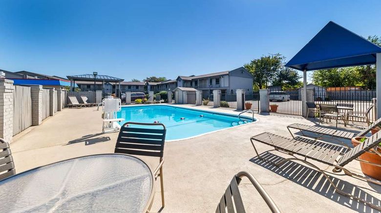 <b>Best Western Markita Inn Pool</b>. Images powered by <a href="https://iceportal.shijigroup.com/" title="IcePortal" target="_blank">IcePortal</a>.