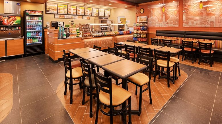 <b>Best Western - Airport Restaurant</b>. Images powered by <a href="https://iceportal.shijigroup.com/" title="IcePortal" target="_blank">IcePortal</a>.