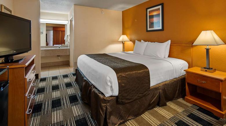 <b>Best Western - Airport Room</b>. Images powered by <a href="https://iceportal.shijigroup.com/" title="IcePortal" target="_blank">IcePortal</a>.