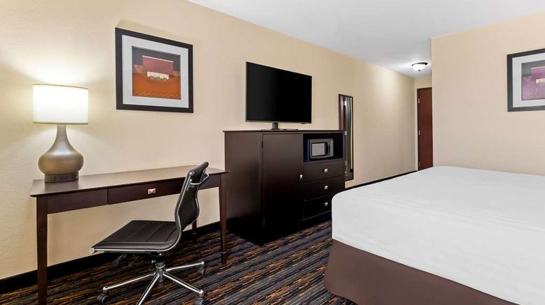 <b>Best Western Kenosha Inn Room</b>. Images powered by <a href="https://iceportal.shijigroup.com/" title="IcePortal" target="_blank">IcePortal</a>.